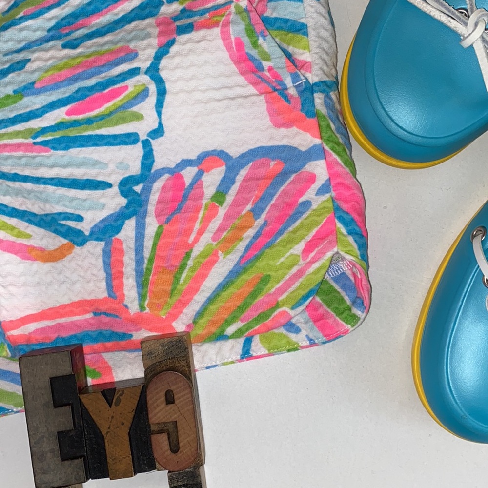 🌴LILLY PULITZER ‘Addie’ Short in Shellebrate Print Resort White (Multi) Color - Picture 6 of 12